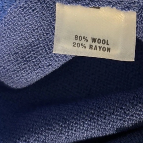 St. John Collection Suit Blue White Patterned Cardigan Blazer Skirt set size 12 - Picture 6 of 6